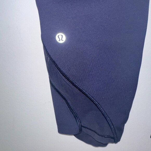 💙 Lululemon Pace Perfect Crop (17") Midnight Navy - Size 4 - Like New 💙 - Picture 9 of 10